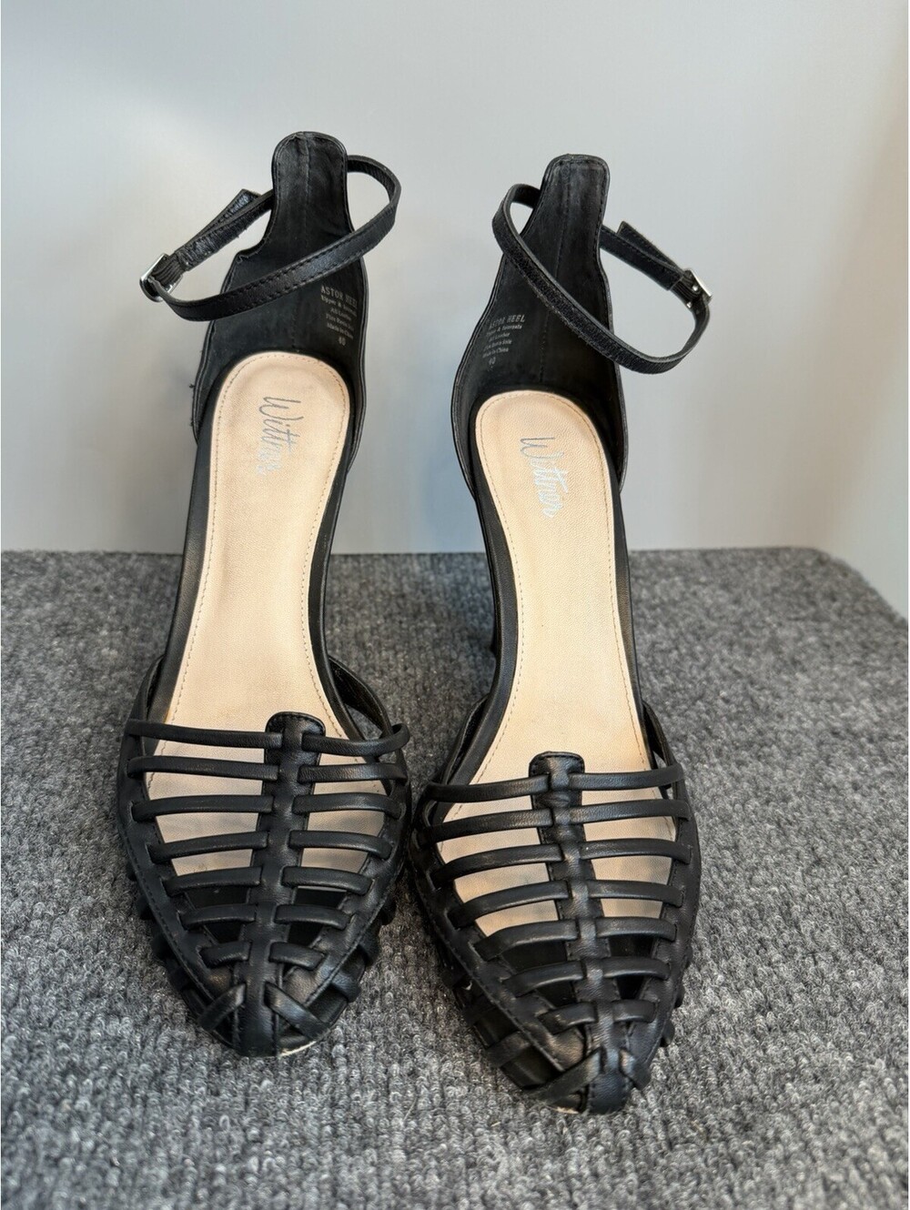 Wittner black leather cage strappy stiletto pumps size 40 / 9